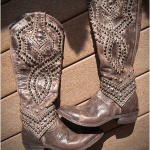 Old Gringo “Belinda” tall shaft Studded boots, Rich Taupe. Only worn twice.